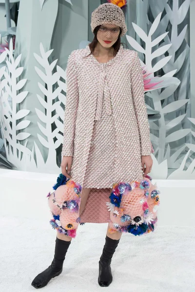 Look 48